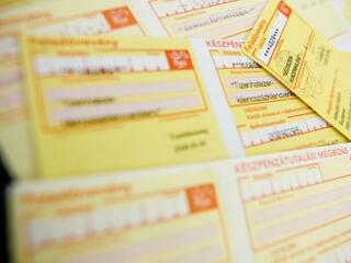 Tilos a sárga csekk miatt díjat kérni