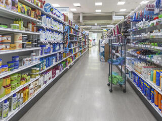 Megnézték, mit bírnak valójában a pelenkák és egészségügyi betétek