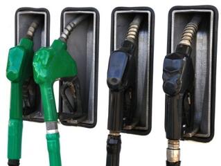 Egy év alatt 60 forinttal nőtt a benzin ára