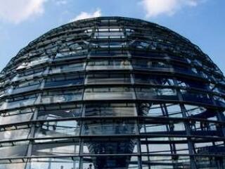 Szerzett jogokat bátran csorbítanak