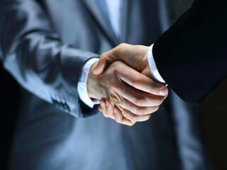 Új pályázat nyílik: milliárdos lendület jöhet a kkv-klasztereknek