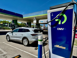 Olcsóbb áramot kapnak az elektromos autótulajdonosok
