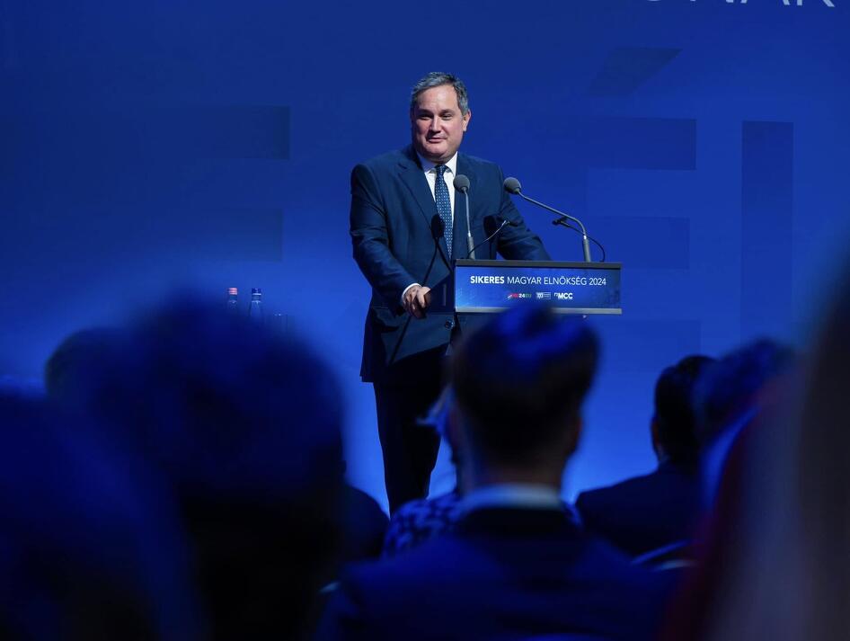 Settenkedik az adóemelés