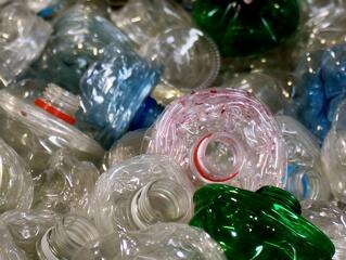 Döbbenetesen sok műanyaghulladékot termelünk – megtudhatja, Ön pontosan mennyit