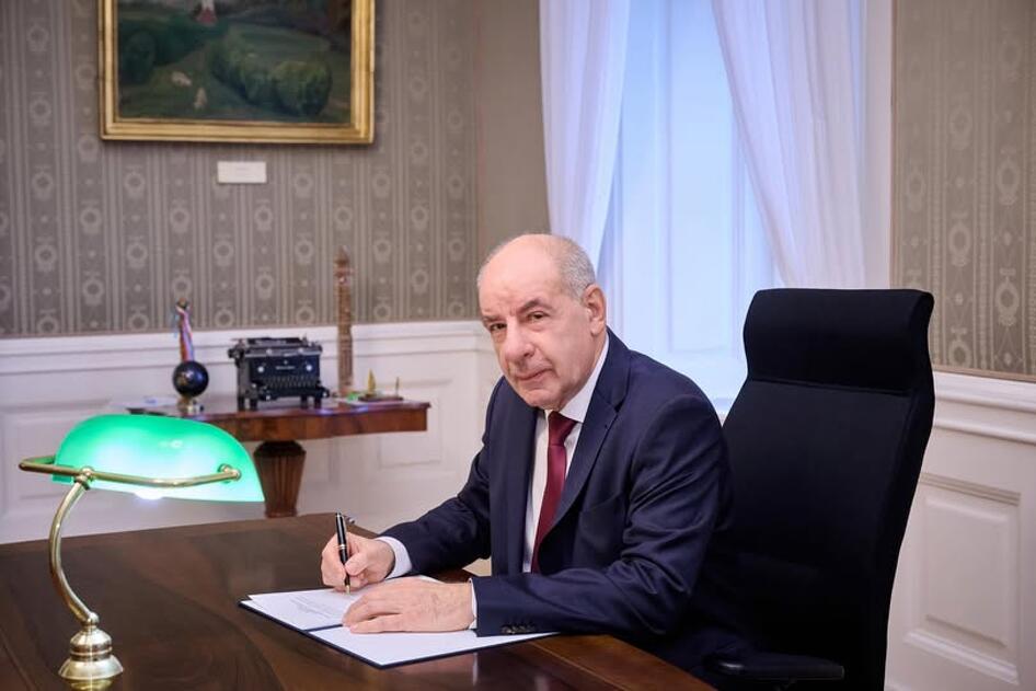 Ki hiszi el neki, hogy ő a nemzet egységének letéteményese?