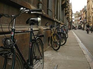 Ingyenes a tömegközlekedés és a bicikli ebben a városban