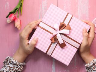 Milyen különleges ajándékcsomagot válassz nőismerős számára?