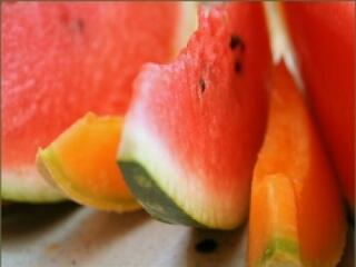 Szalmások kontra dinnyések