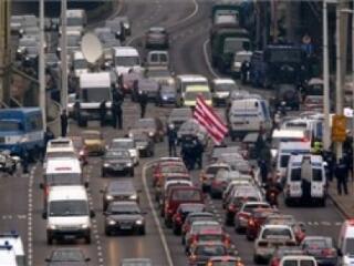 Bénult belváros, tüntetők az utcákon