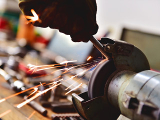 Figyelmeztető jel a cégeknek: csökkennek az új rendelések Amerikában