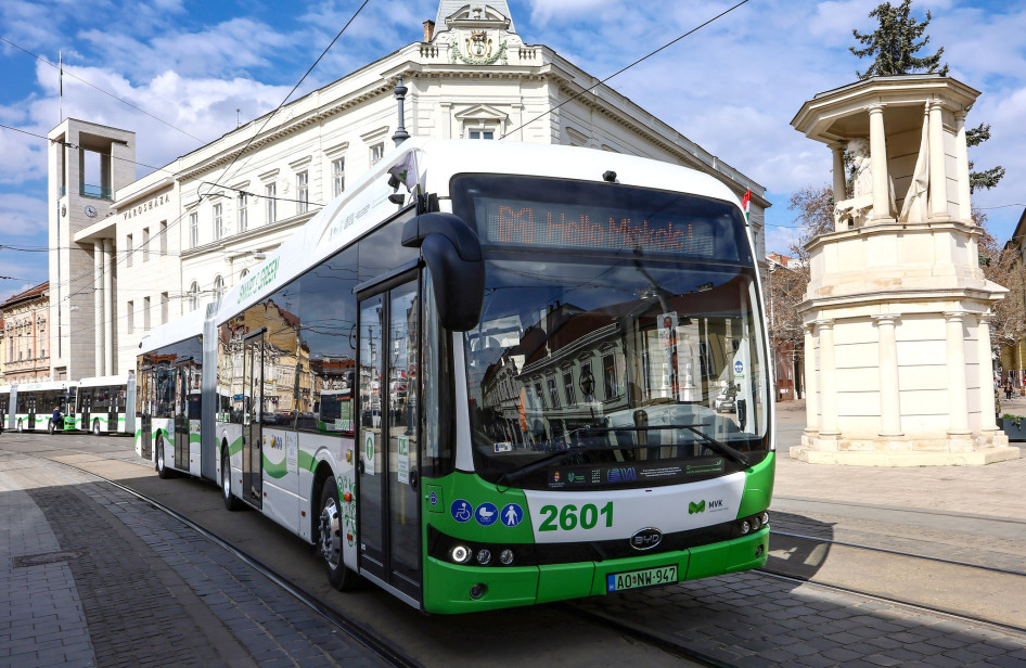 Miskolcon már közlekednek a BYD elektromos csuklós buszai
