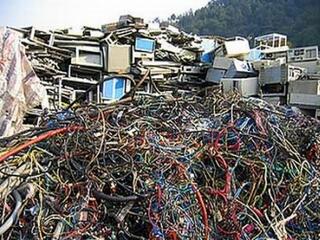 Sok pénzt ér a tévés szemét