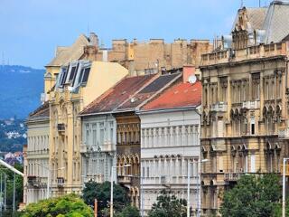 Még mindig szárnyalnak a lakásárak Magyarországon