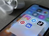 A TikTok-ra is behatol már a NAV, találtak is illegális árust