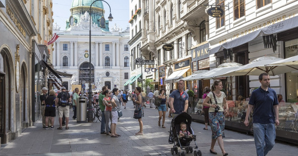 Míg Magyarországon a cégszámcsökkenés dönt rekordot, addig Bécsben a cégalapítás