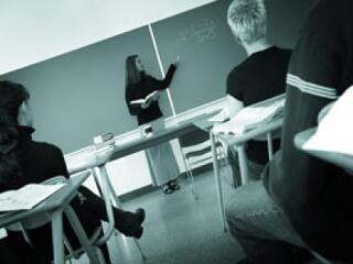 Nincs szakmája? Segítenek Önnek!