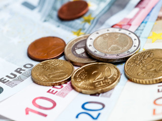 Koszovóban villámgyorsan akarták bevezetni az eurót, most haladékot adtak