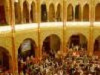 Az államfő vezeti öt párt tollát