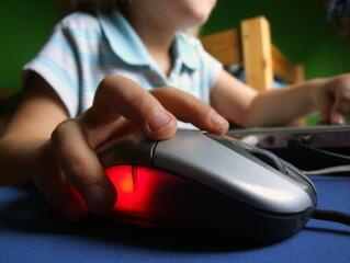 Kétmillió feletti internet-előfizetés