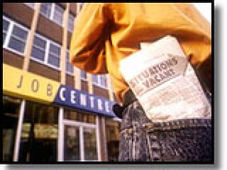 Foglalkoztatotti létszám: 3 millió 874 ezer fő