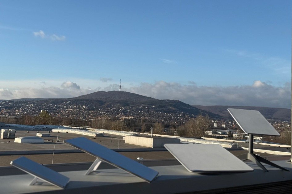 Elon Musk műholdjai a magyar internetszolgáltatásba is bekapcsolódnak