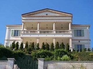 "Családi házam 850 millióért eladó!"