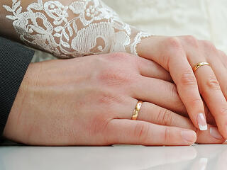 Házassági gyűrűkkel fejezzük ki a szerelmünkkel való összetartozásunkat