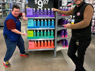 A Walmart tarol olcsó áraival és a mesterséges intelligenciával