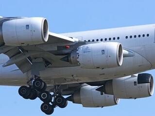 Egyelőre marad a szigor a repülőgépeken