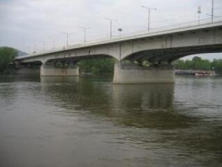 Meddig bírja az Árpád híd?