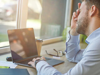 Csendben pusztít a munkahelyi stressz