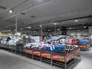 Nagyot húz az Aldi: 5 forintért vehet ruhát, cipőt 