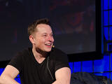 Elon Musk nem totojázik, megreformálja új szerzeményét, a Twittert