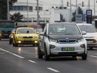 2025-től olcsóbbak lehetnek az elektromos autók, mint a benzinesek