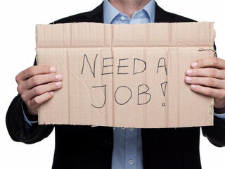 Mennyire szűkmarkú a kormány, ha a munkanélküliekről van szó?