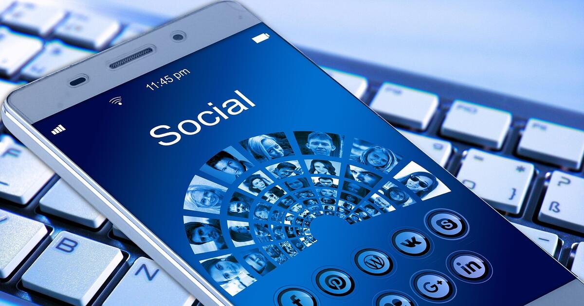 Járványként terjed a közösségi média korlátozása a fiatalok számára