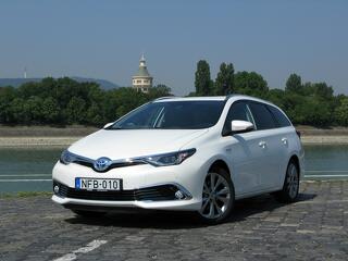 Autóteszt: az okos hibrid