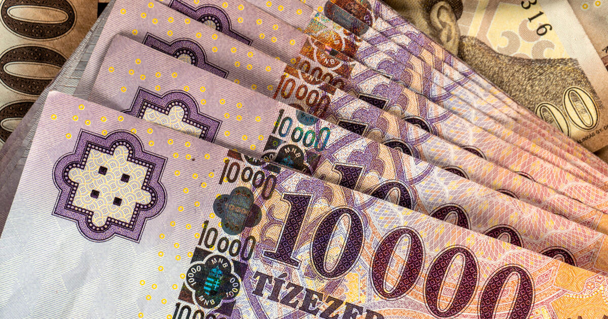 Dől a magyarok pénze külföldre