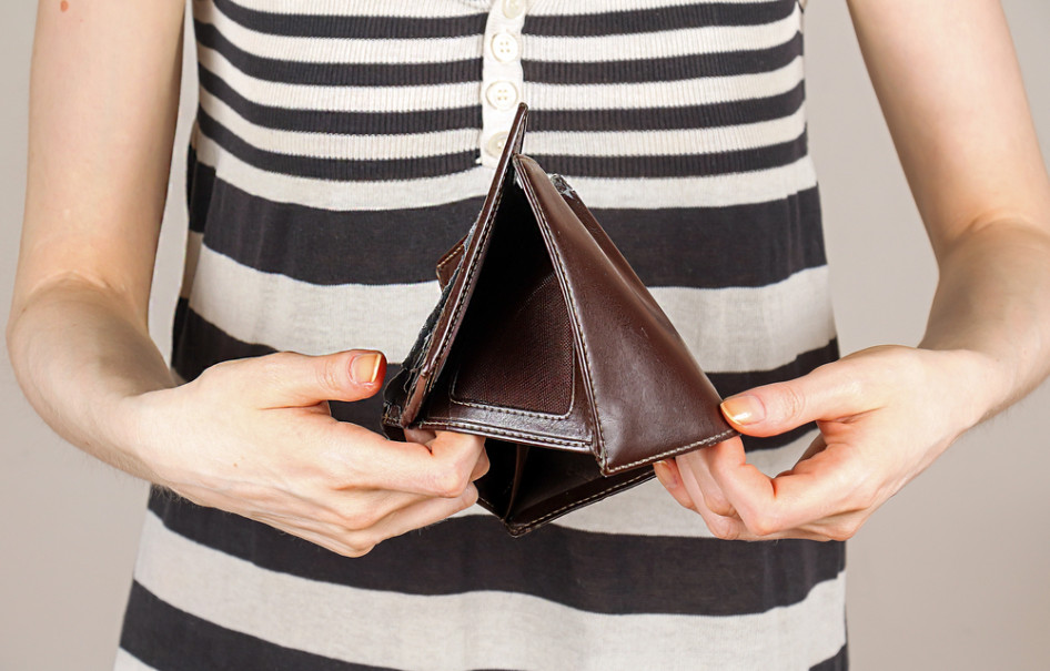 Egyre több magyar csúszik a számlákkal