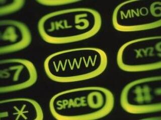 A forint gyengíti, a mobil internet erősíti a Pannont