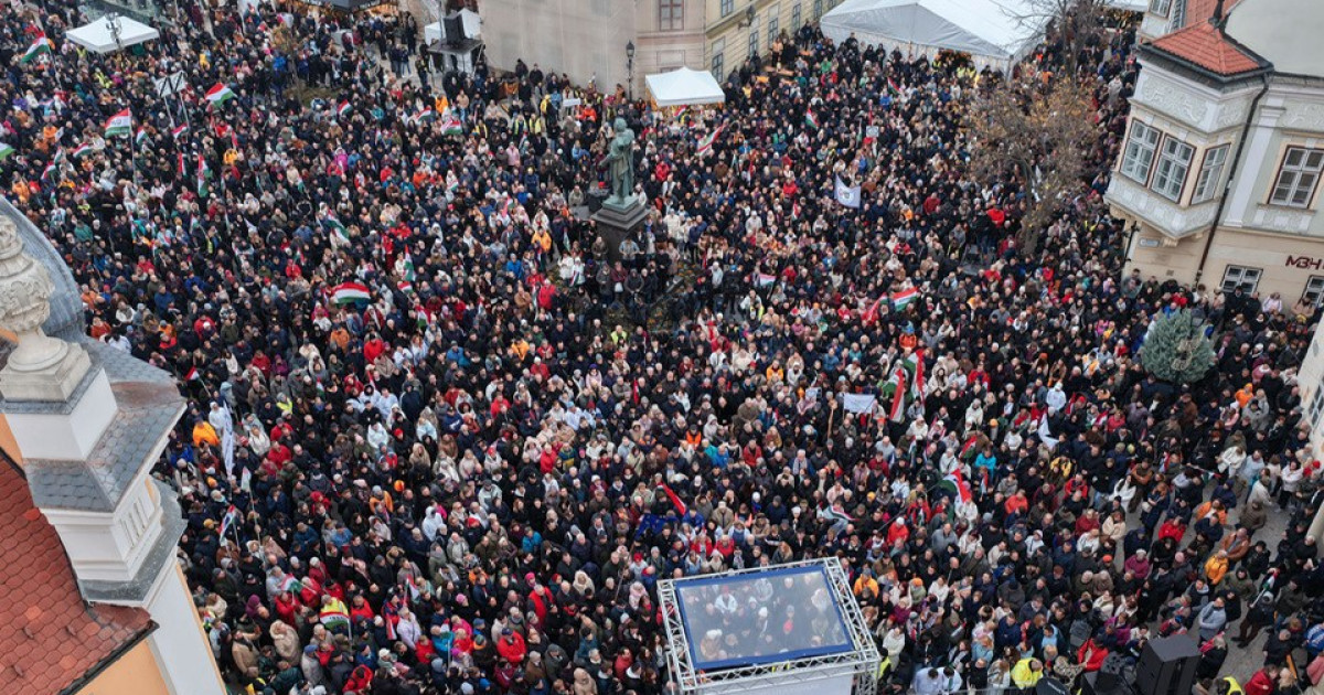 Áttört egy gátat a Tisza Párt