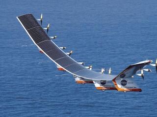 Közel a jövő: Íme, a napelemmel működő repülőgép!