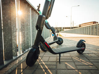 Hatszámjegyű tarifák is akadnak az e-rollerek biztosítására 