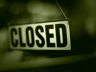 Nincsen helyszíni átvétel: figyelmeztették a bezárt boltokat
