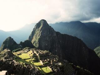 Omlik a Machu Picchu: 1600 turista rekedt a magasban