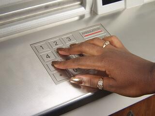 Karácsonykor megrohanjuk a bankautomatákat