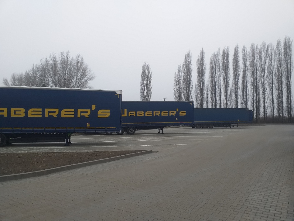 Heti ütemben érkeznek az új kamionok