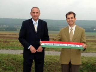 Lecsaptak Gödöllőre a kisebb cégek