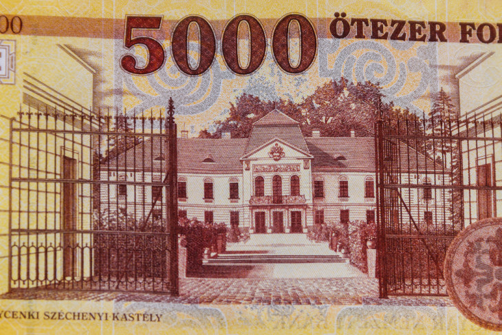 Plusz 4 ezer milliárd