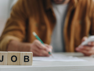 A Tisza-kormány átírhatja a munkaerőpiac szabályait